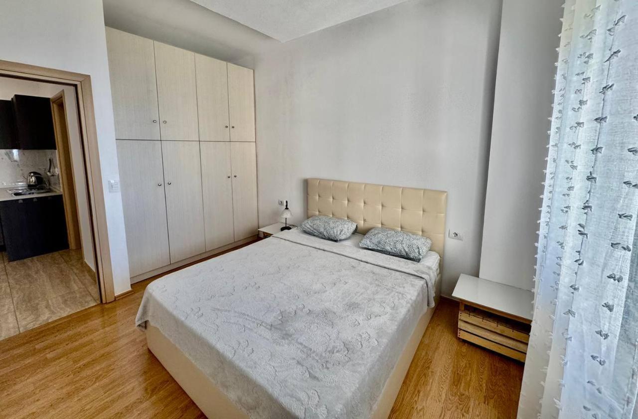 4 Seasons Sea View Apartment Саранда Экстерьер фото